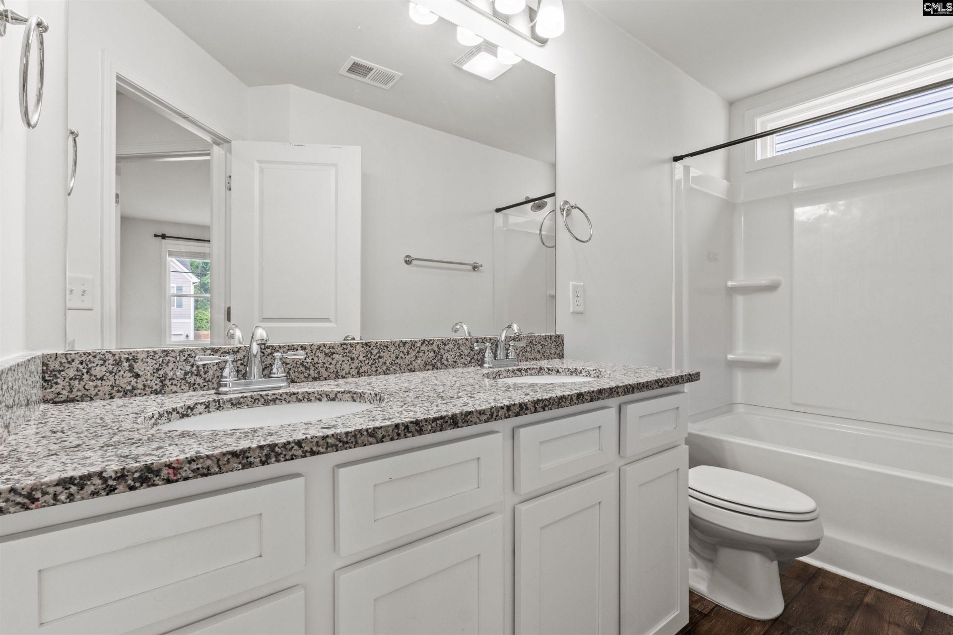 1054 Crescent Moon Loop Photo 24