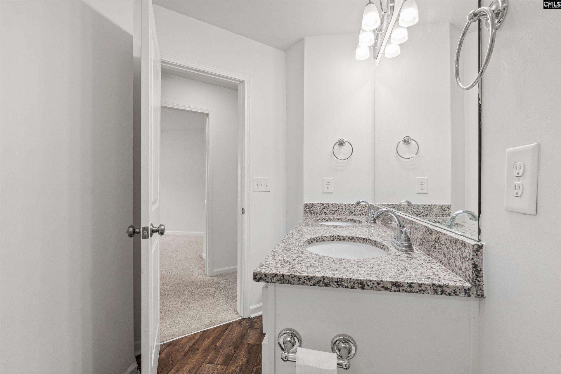 1054 Crescent Moon Loop Photo 26