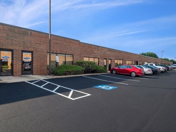 30W270 Butterfield Road, Unit 104, Warrenville, IL 60555