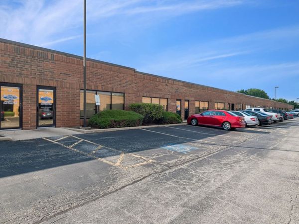 30W270 Butterfield Road , Unit 104, Warrenville, IL 60555