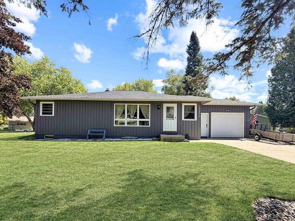 2201 S WALLONNIE DRIVE, Marshfield, WI 54449