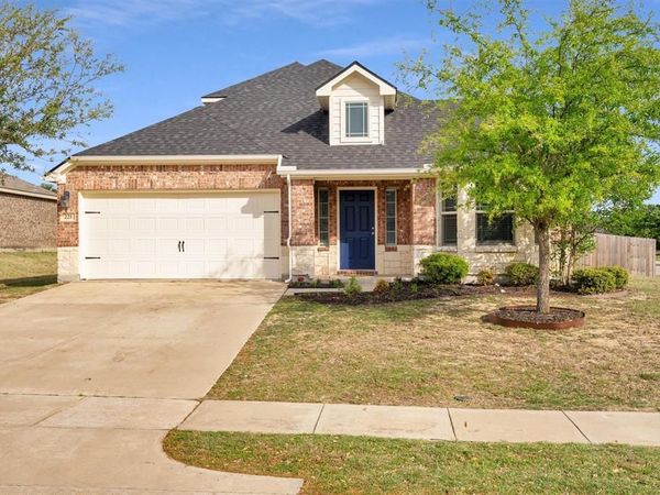 221 Bear Trail, Waxahachie, TX 75167