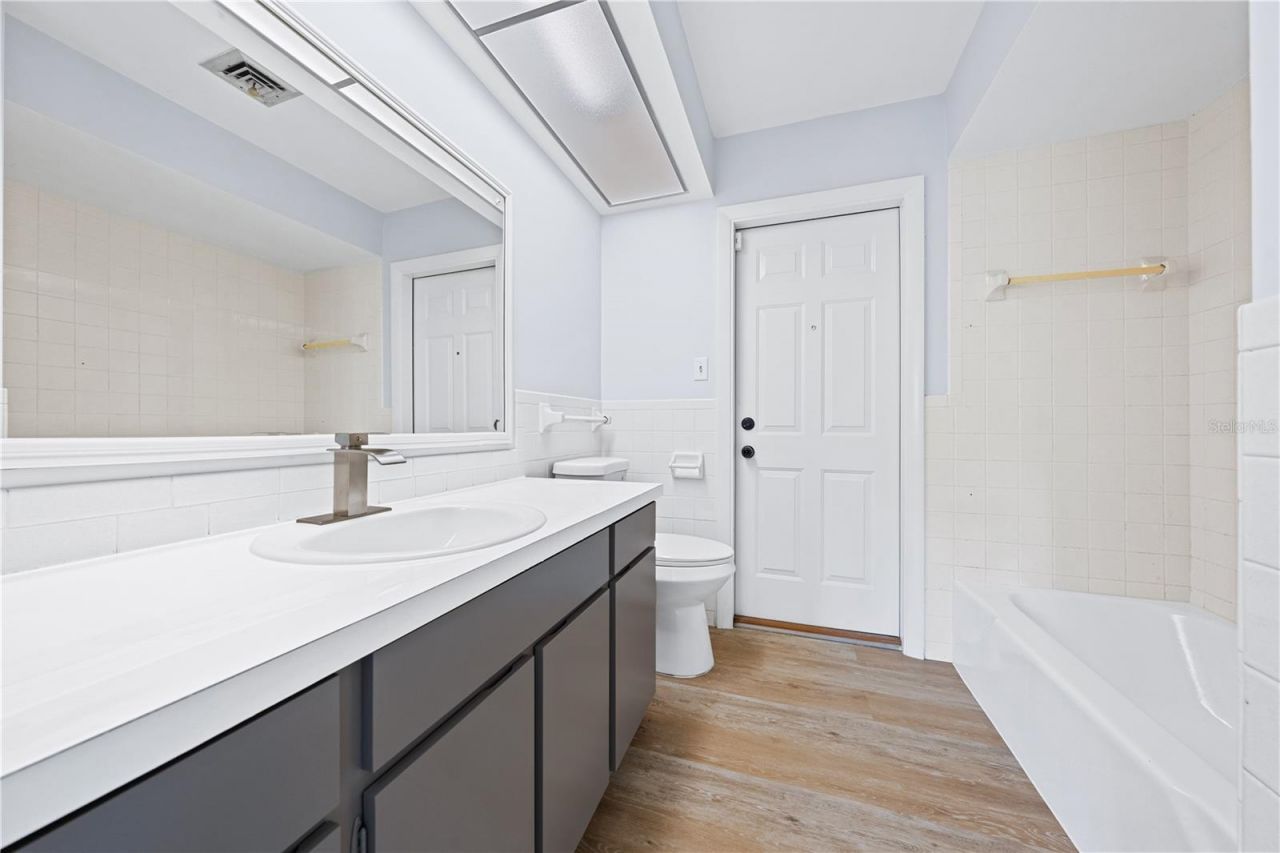 3733 Malec Circle , Sarasota, FL 34233 Photo