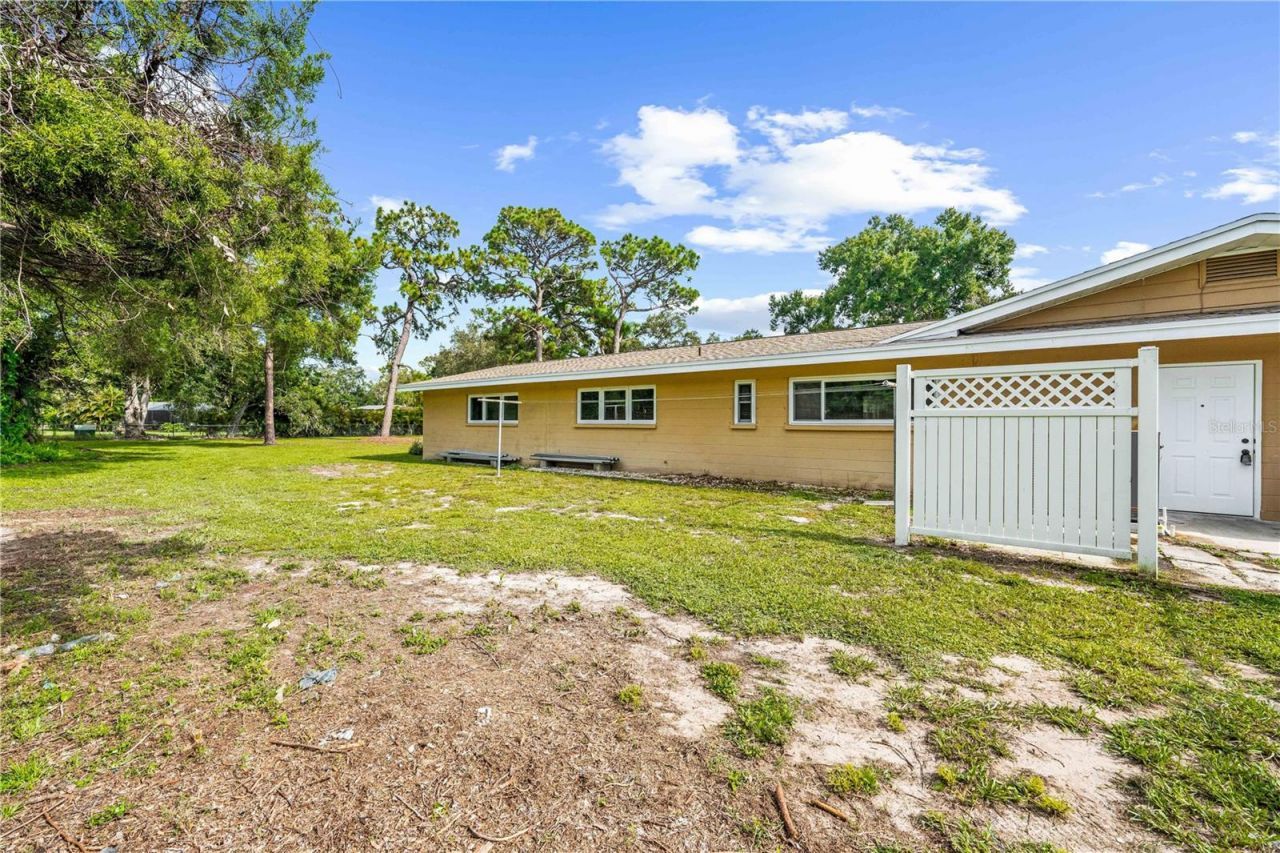 3733 Malec Circle , Sarasota, FL 34233 Photo