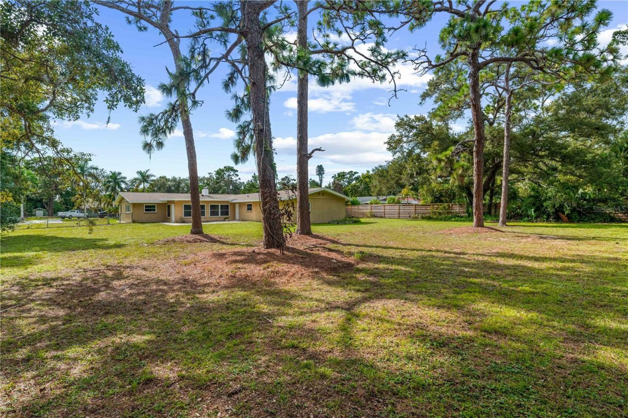 3733 Malec Circle , Sarasota, FL 34233 Photo