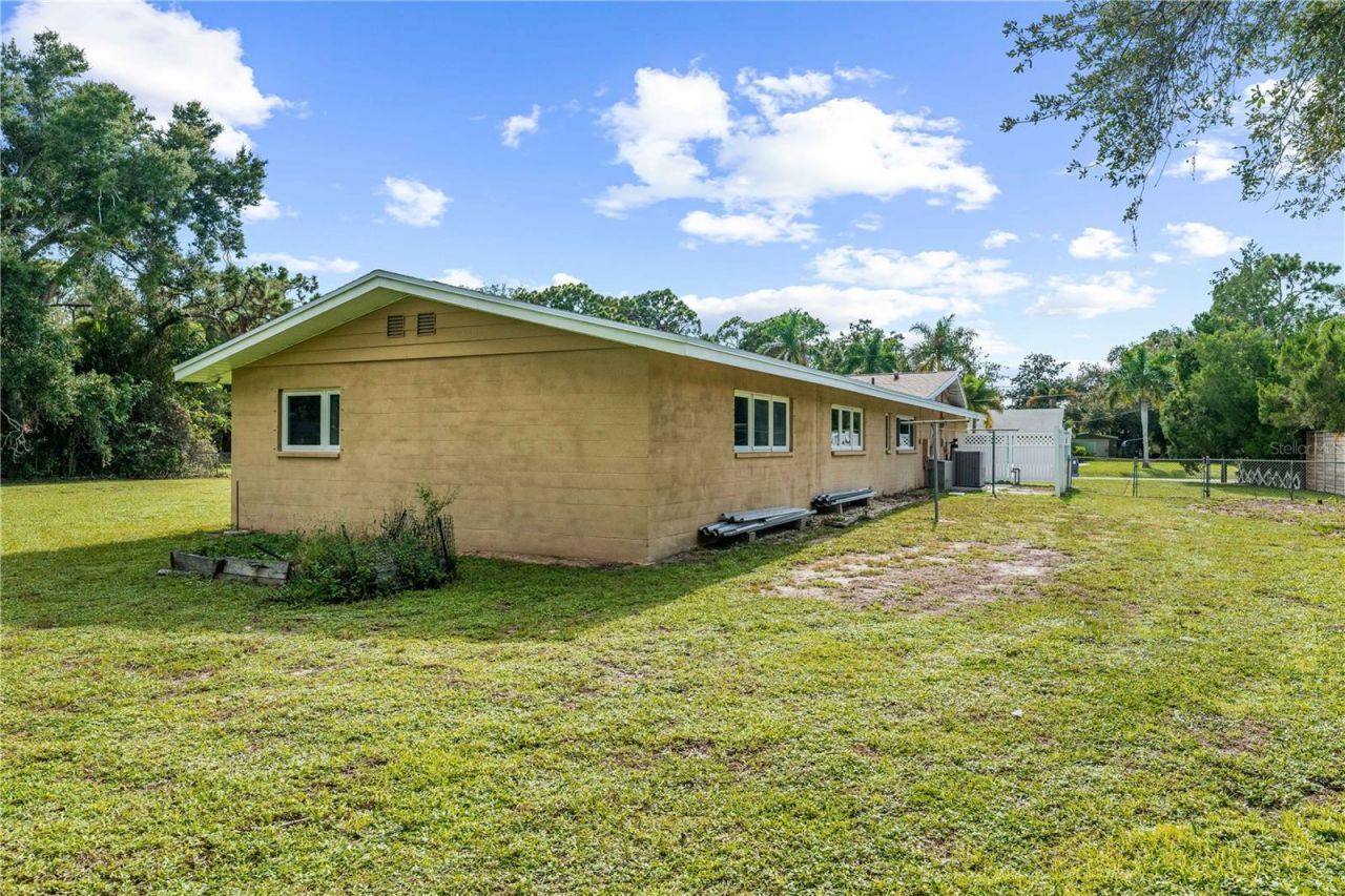 3733 Malec Circle , Sarasota, FL 34233 Photo