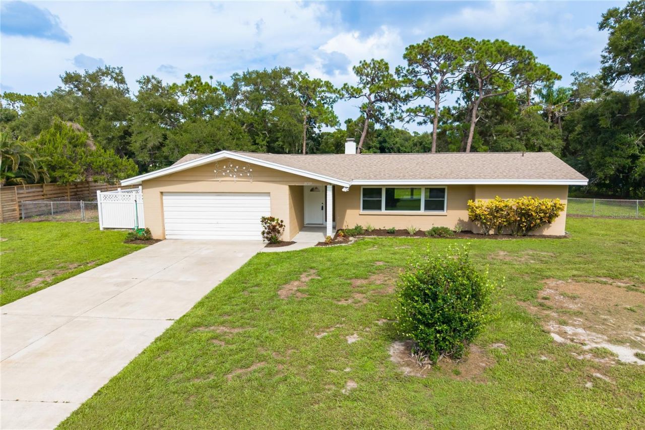 3733 Malec Circle , Sarasota, FL 34233 Photo