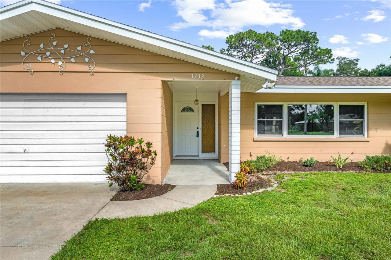 3733 Malec Circle , Sarasota, FL 34233 Photo