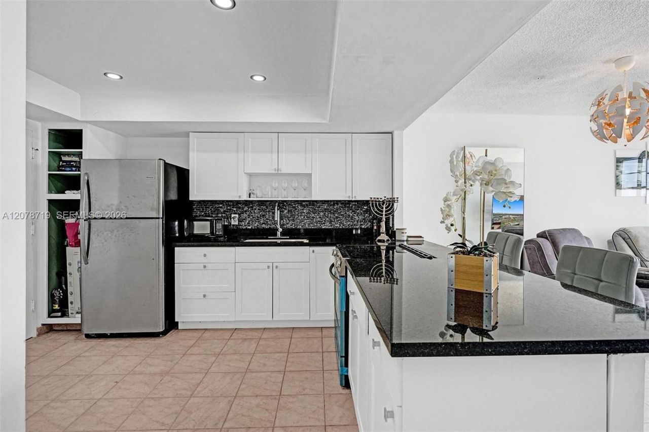 1351 NE Miami Gardens Dr, Unit 1504E, Miami, FL 33179 Photo