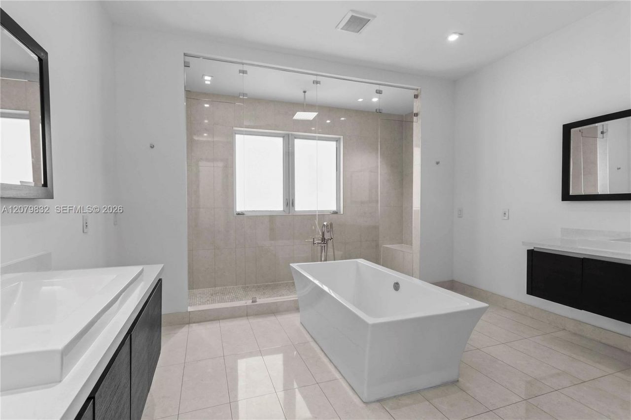 8249 NW 34th Dr, Doral, FL 33122 Photo