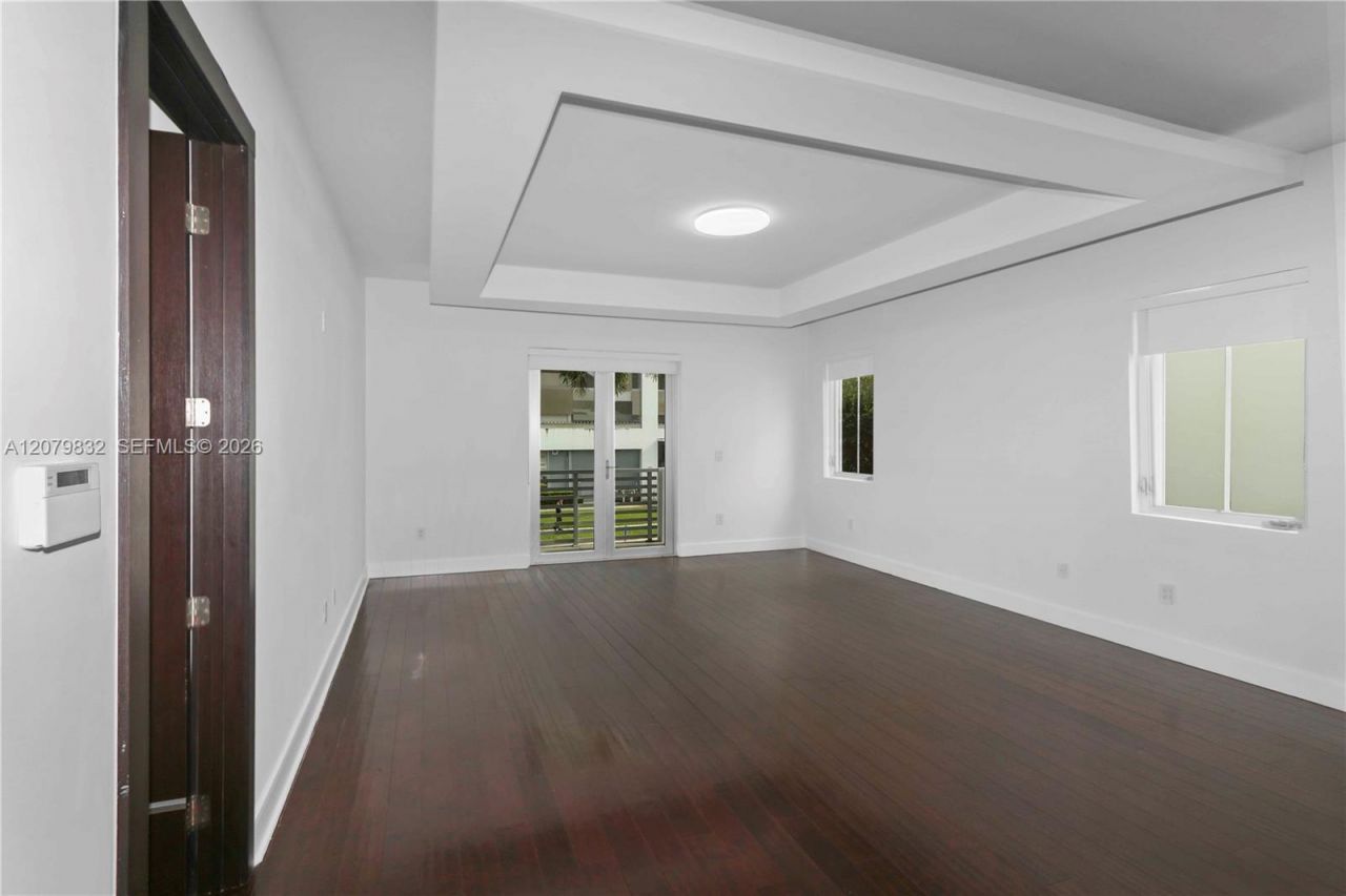8249 NW 34th Dr, Doral, FL 33122 Photo