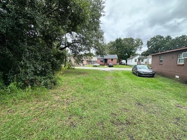 2528 Highpoint Road Photo 3