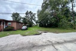 2528 Highpoint Road photo 4
