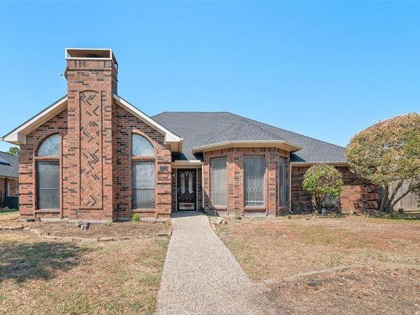 2703 Devonshire Drive , Carrollton, TX 75007