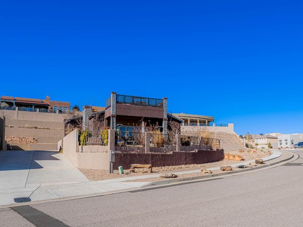 6055 Redondo Sierra Drive NE, Rio Rancho, NM 87144