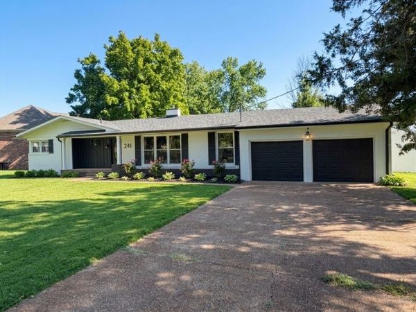 110 Walnut Drive , Hendersonville, TN 37075