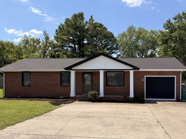 738 Nissan Dr , Smyrna, TN 37167