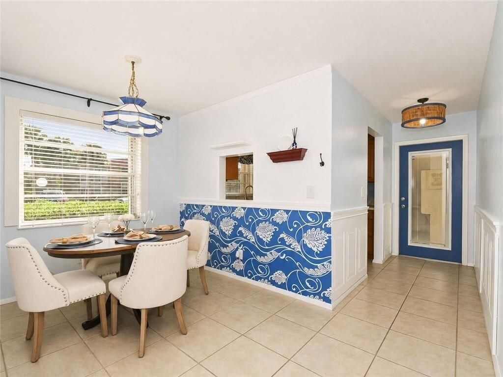 73 Royal Oak Court, Unit 101, Vero Beach, FL 32962 Photo