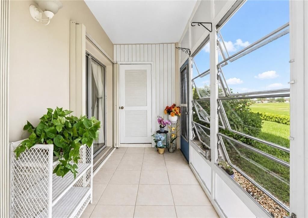 73 Royal Oak Court, Unit 101, Vero Beach, FL 32962 Photo