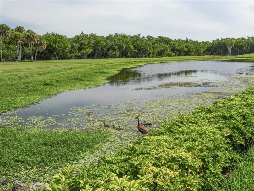 73 Royal Oak Court, Unit 101, Vero Beach, FL 32962 Photo