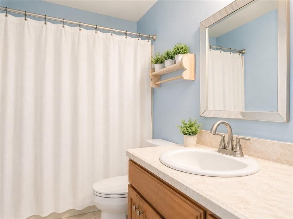 73 Royal Oak Court, Unit 101, Vero Beach, FL 32962 Photo