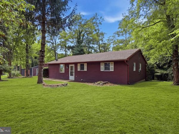 591 CODORUS FURNACE ROAD , MOUNT WOLF, PA 17347