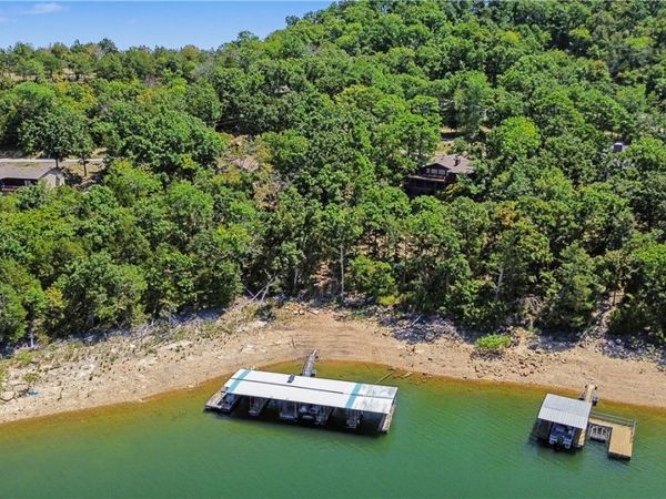 8415 Admiral Nimitz Drive, Rogers, AR 72756
