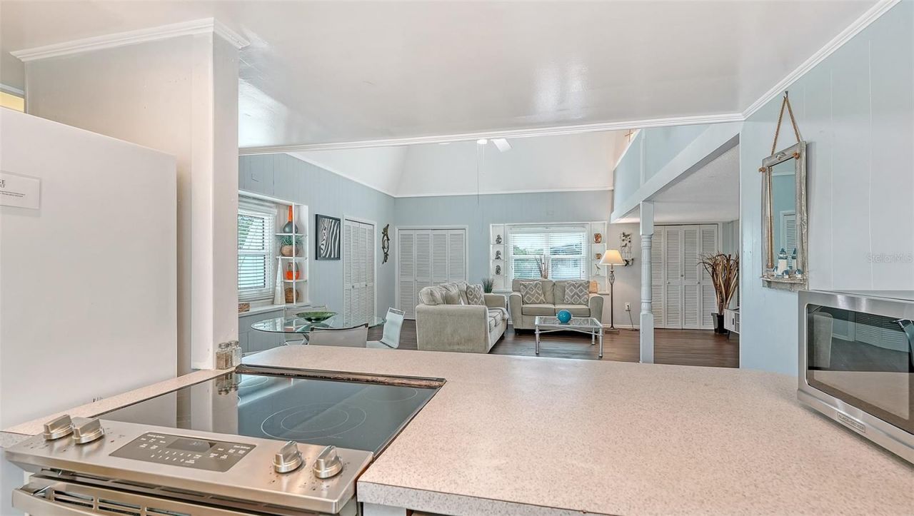 3453 Gulf Of Mexico Drive , Unit 200, Longboat Key, FL 34228 Photo