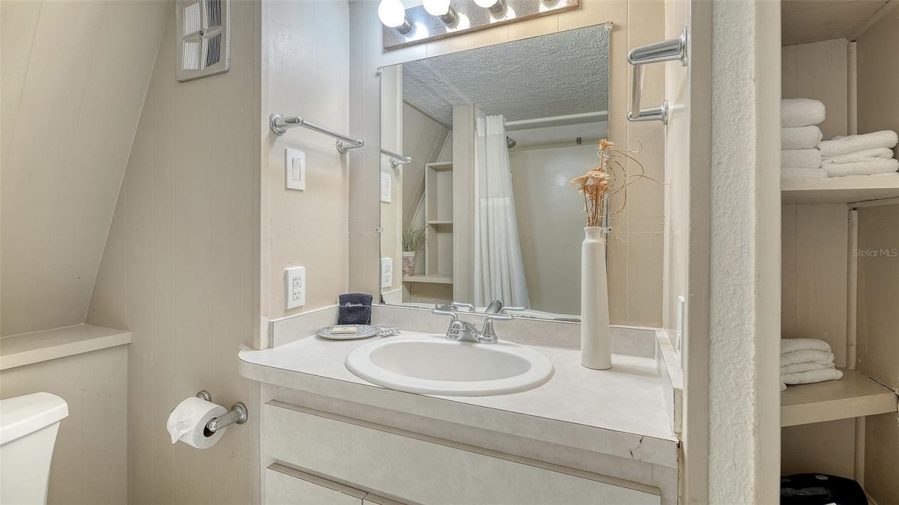 3453 Gulf Of Mexico Drive , Unit 200, Longboat Key, FL 34228 Photo