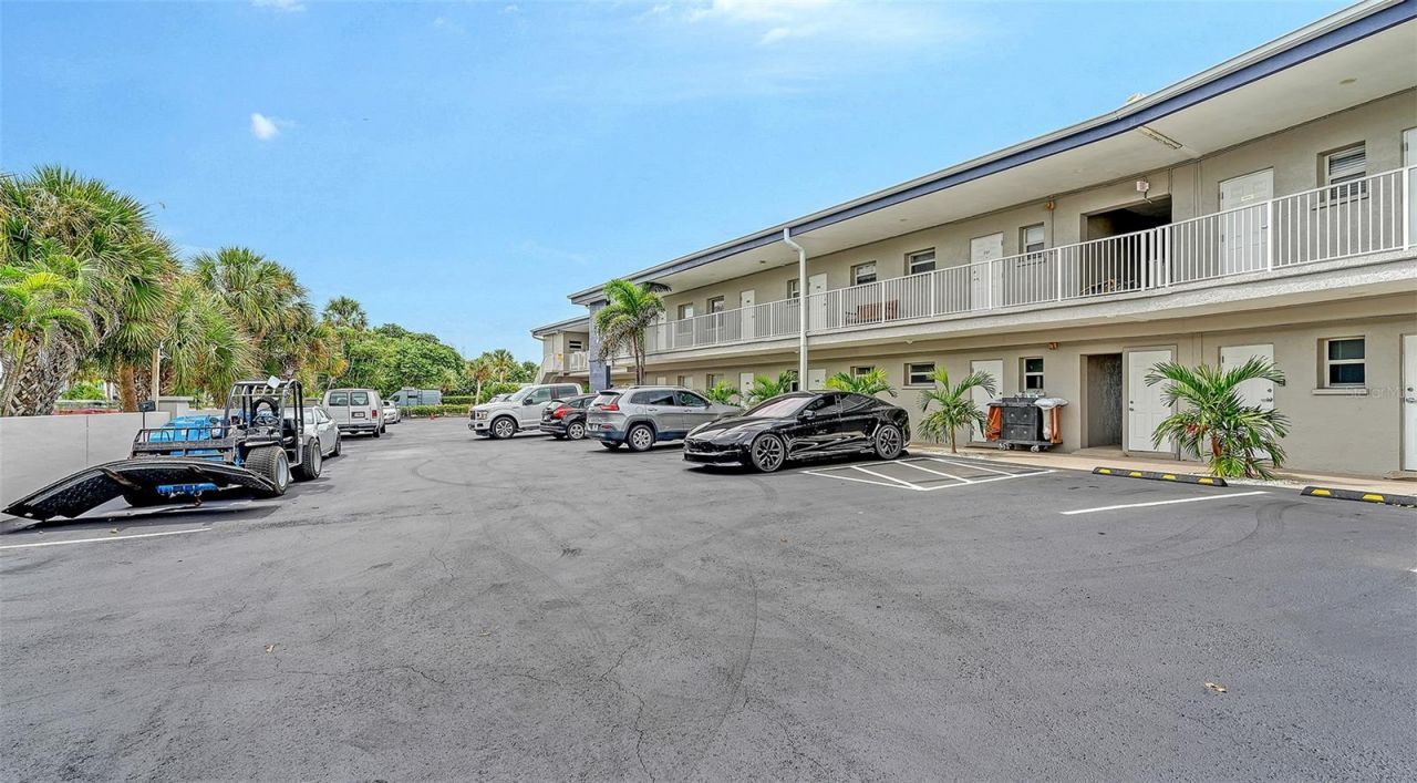 3453 Gulf Of Mexico Drive , Unit 200, Longboat Key, FL 34228 Photo