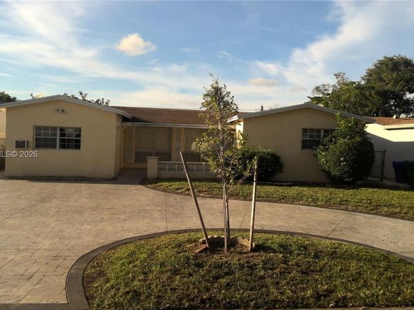 7829 Embassy Blvd , Miramar, FL 33023