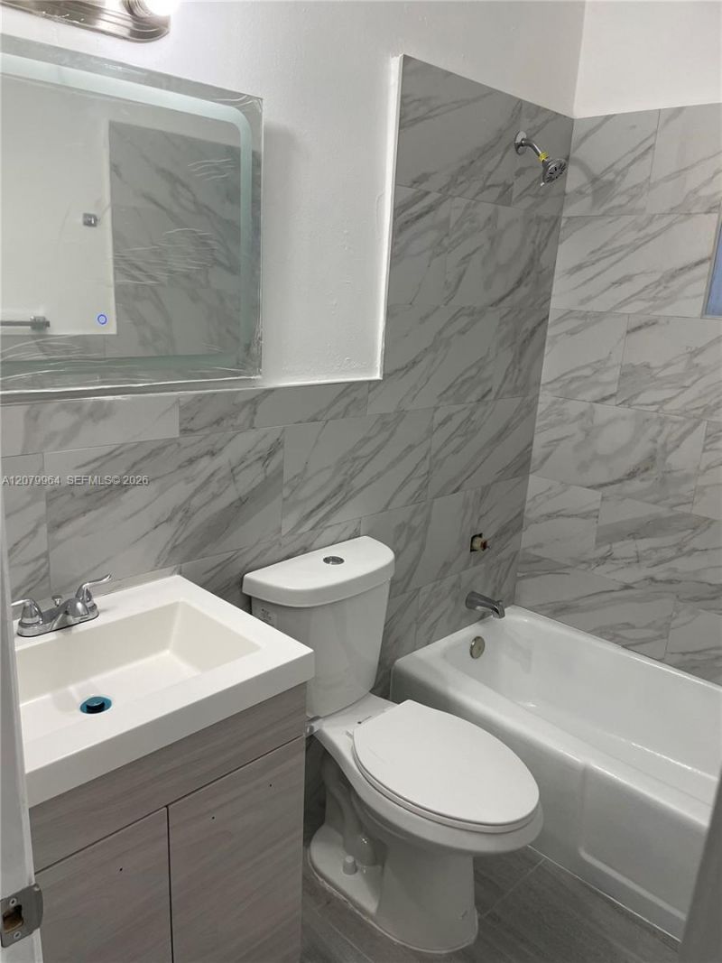 633 NW 23rd Ct , Unit 2, Miami, FL 33125 Photo