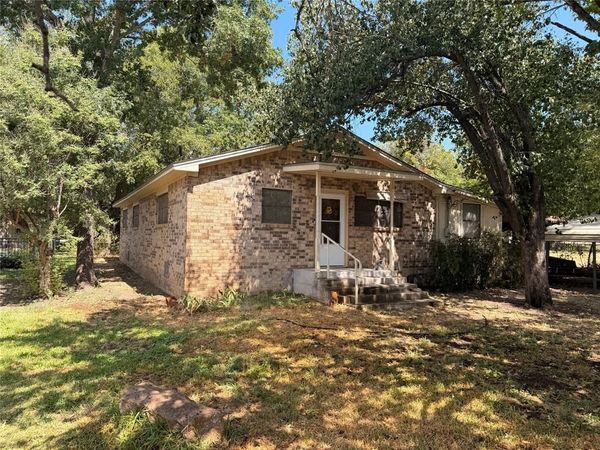 319 S Fisher Street, Gorman, TX 76454