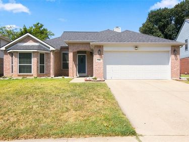 7105 Isle Royale Drive, Fort Worth, TX 76137