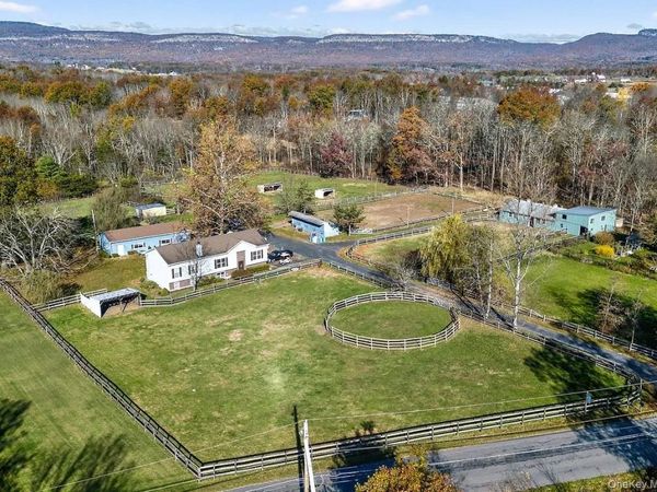 99 Dusinberre Road , Gardiner, NY 12525