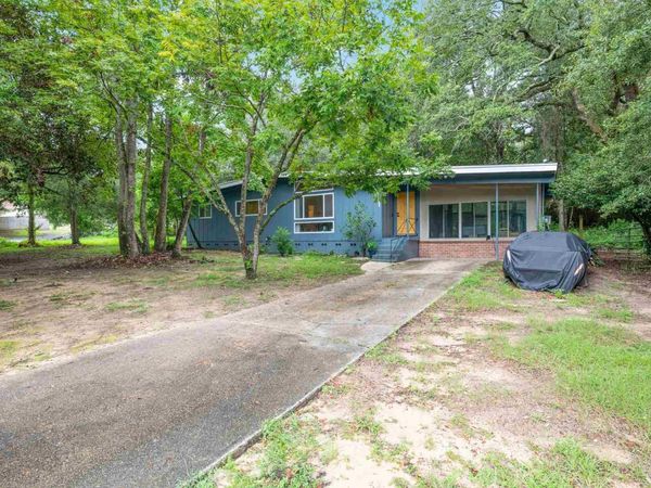 5011 Springhill Dr, Pensacola, FL 32503