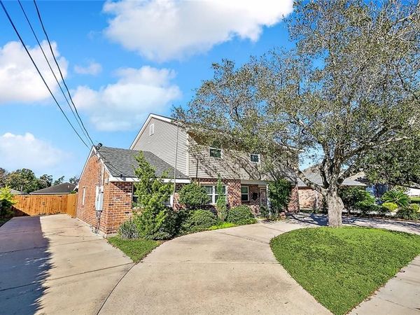 2441 MERCEDES Boulevard , New Orleans, LA 70114