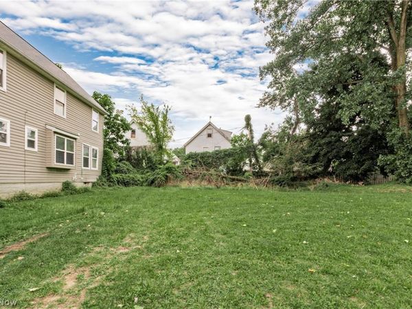 11112 Earle Avenue, Cleveland, OH 44108