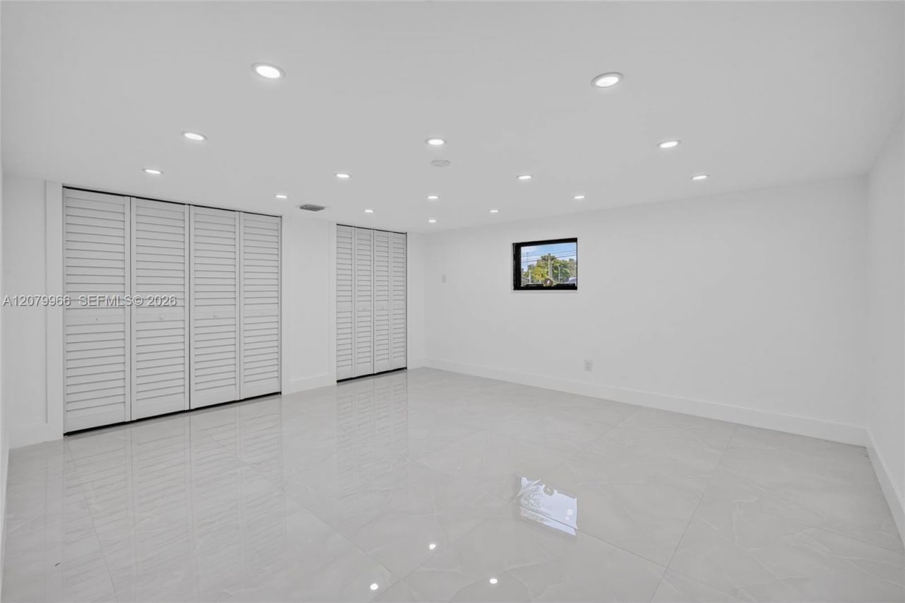 1200 NE 204th Ter , Miami, FL 33179 Photo