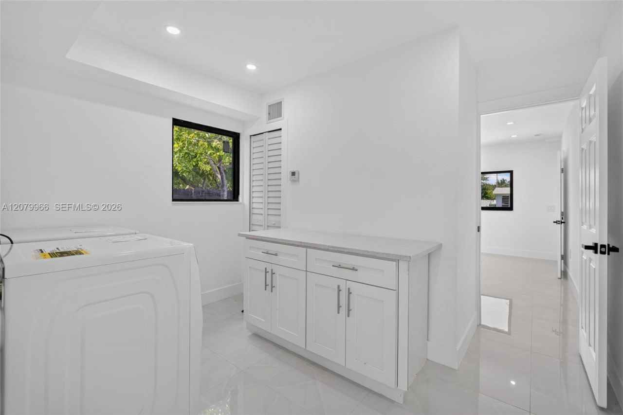 1200 NE 204th Ter , Miami, FL 33179 Photo