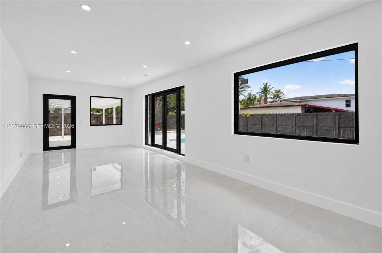 1200 NE 204th Ter , Miami, FL 33179 Photo