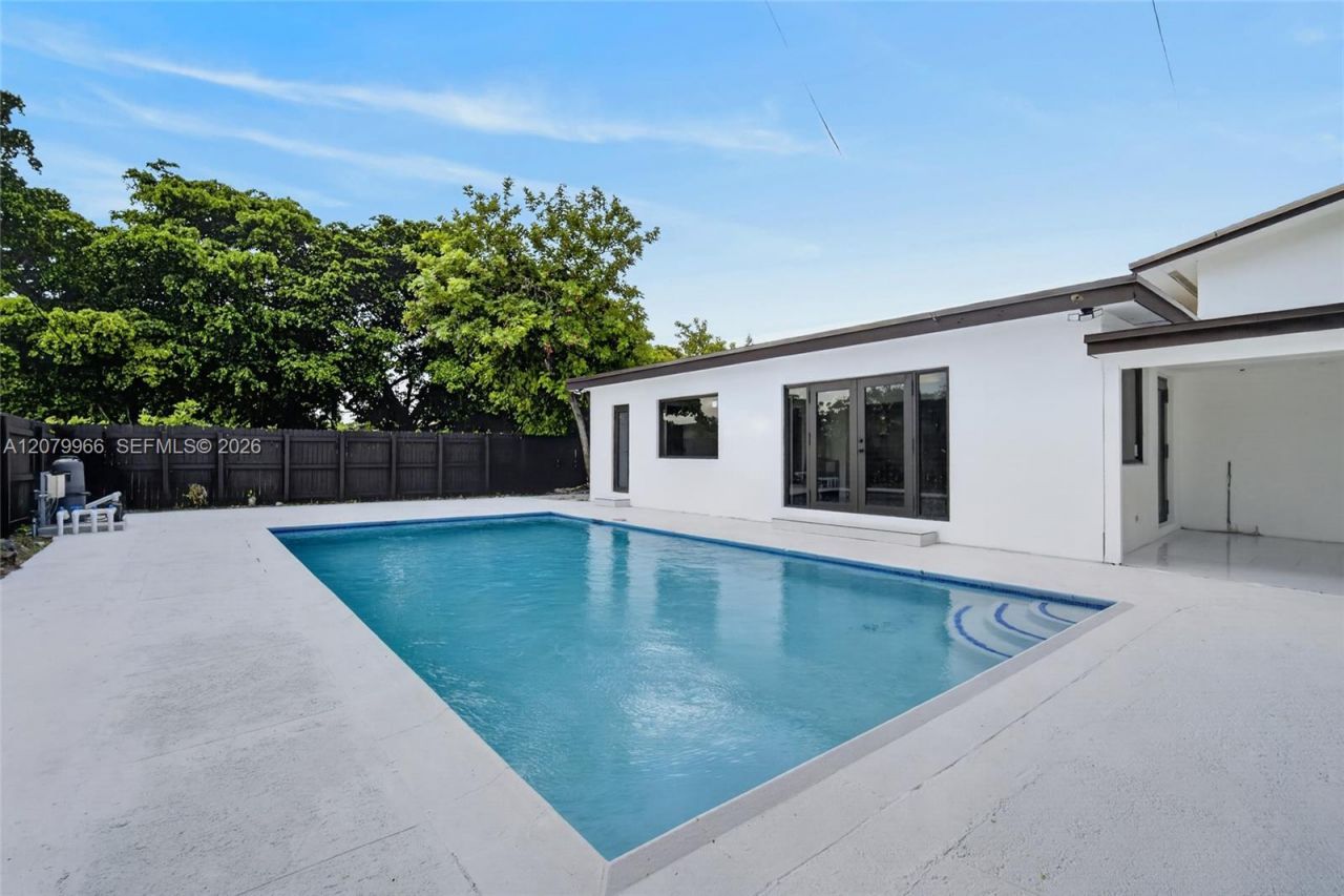 1200 NE 204th Ter , Miami, FL 33179 Photo