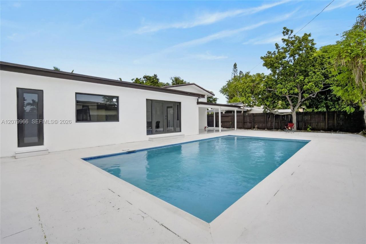 1200 NE 204th Ter , Miami, FL 33179 Photo