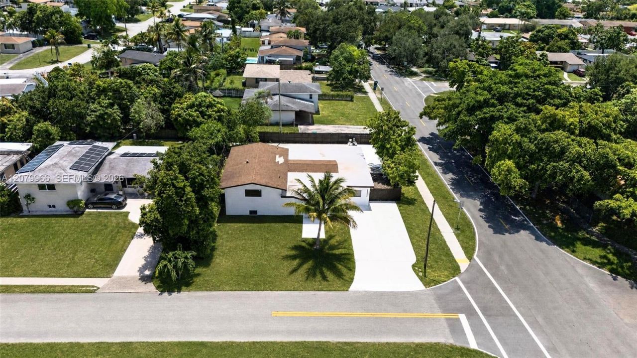 1200 NE 204th Ter , Miami, FL 33179 Photo