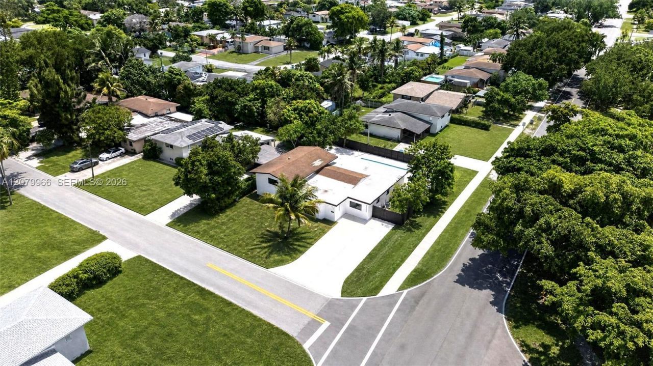 1200 NE 204th Ter , Miami, FL 33179 Photo