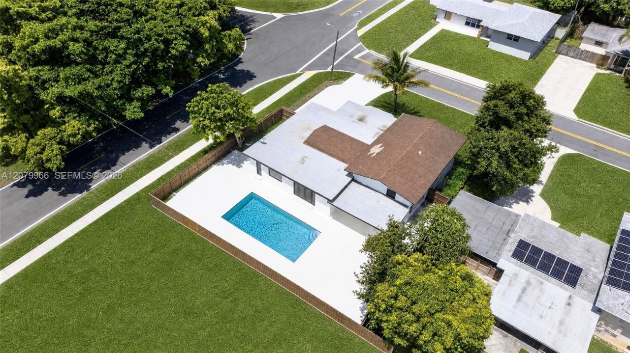 1200 NE 204th Ter , Miami, FL 33179 Photo