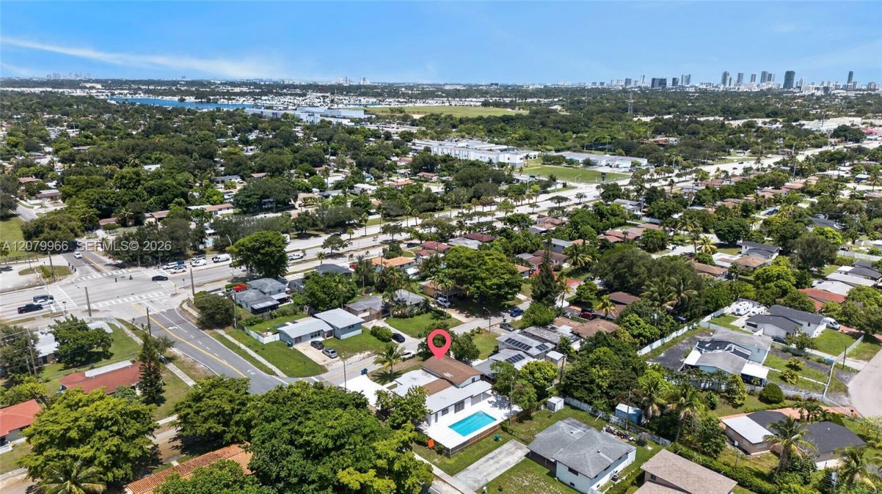 1200 NE 204th Ter , Miami, FL 33179 Photo