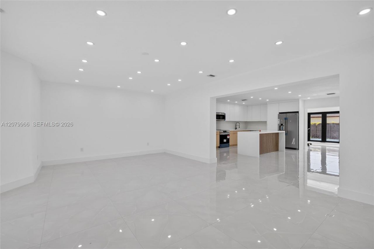 1200 NE 204th Ter , Miami, FL 33179 Photo