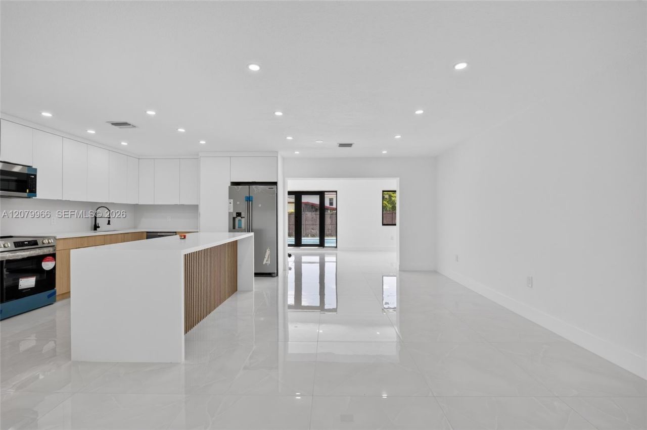 1200 NE 204th Ter , Miami, FL 33179 Photo