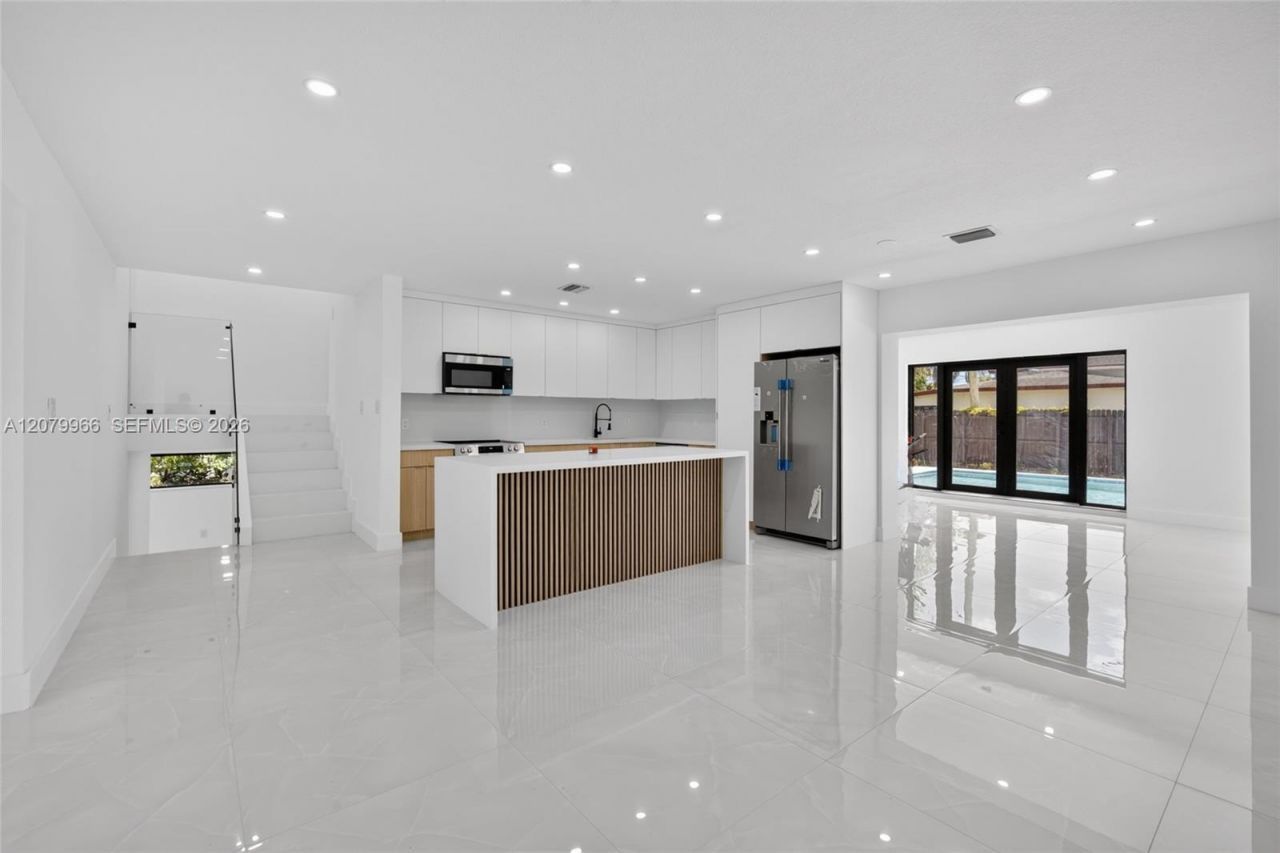 1200 NE 204th Ter , Miami, FL 33179 Photo